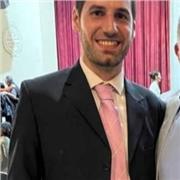 Soy Licenciado en comunicación social, carrera universitaria de cinco años más trabajo final.